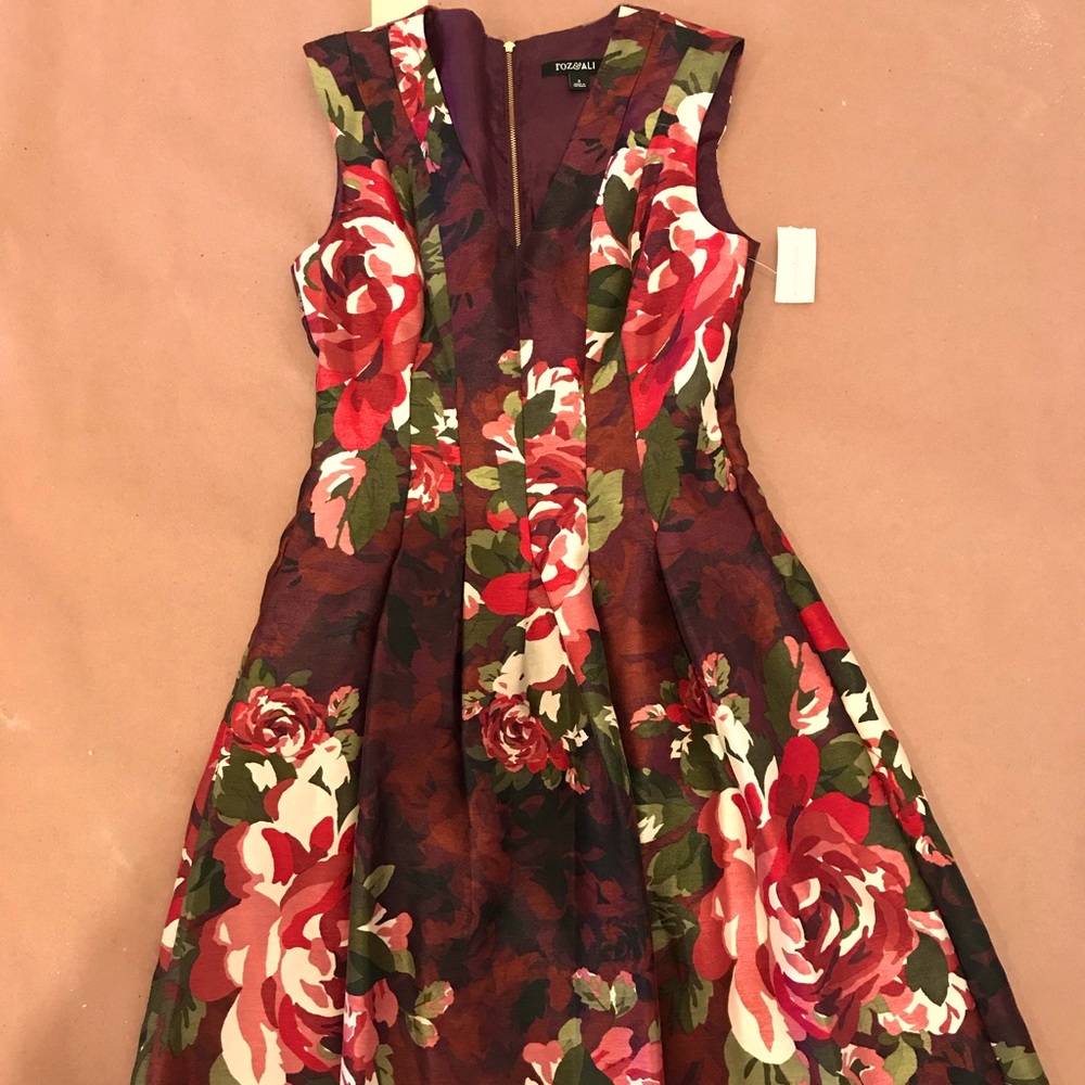 Roz & Ali floral fit and flare midi dress